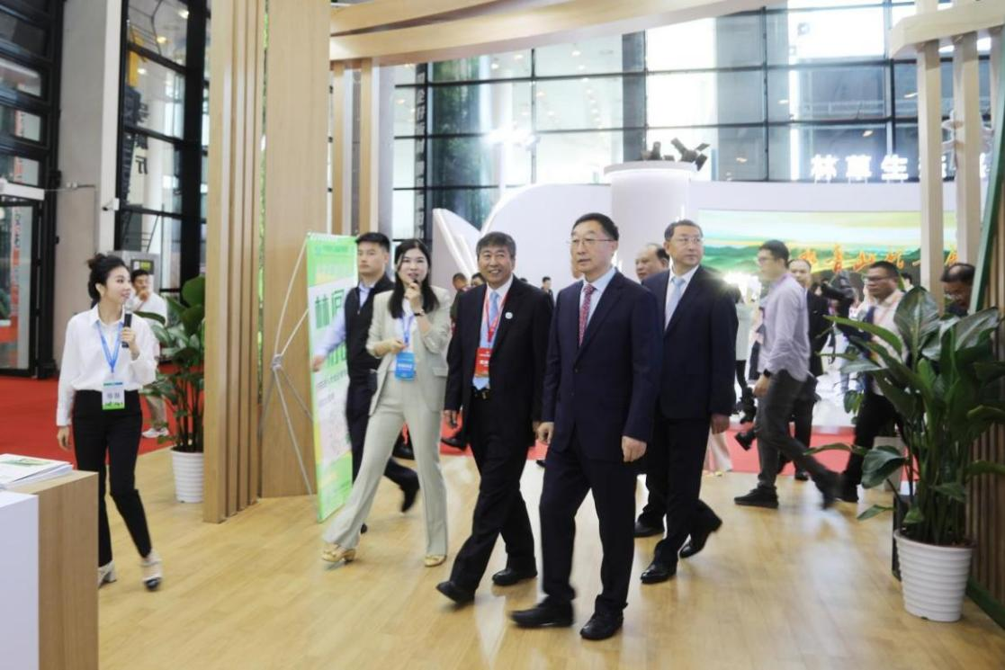 i米体育携多个林木产品亮相2024年世界林木业大会